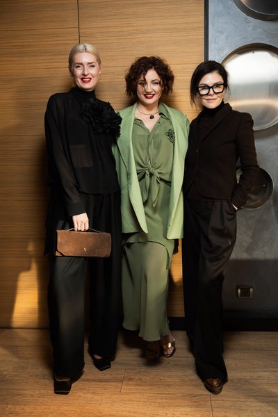 Таня Карікова, Оля Цибульська, Катя Тейлор