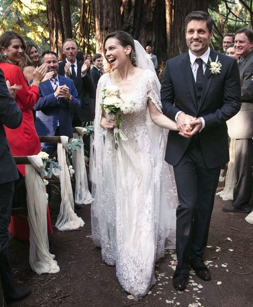 Хилари Суонк свадебное платье фото