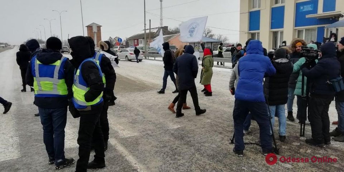 Моряки перекрили трасу Одеса-Київ