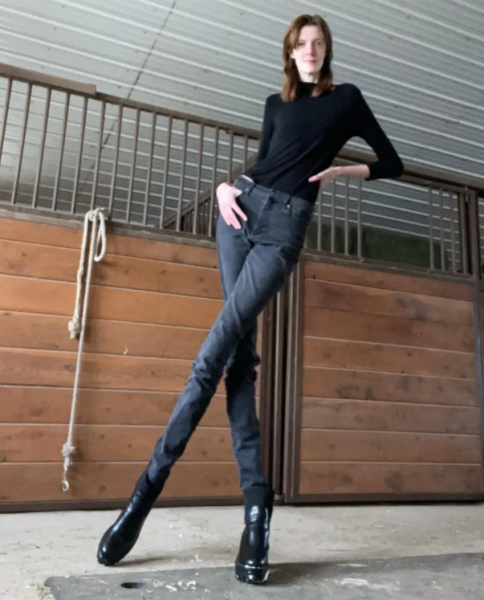 Книгата на рекордите на Гинес, момиче с най-дългите крака в света, Masi Kurrin, титли, външен вид, рекорди, любопитства, снимки, САЩ