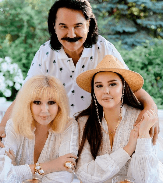 Павло Зібров, Марина Зіброва, Діана Зіброва