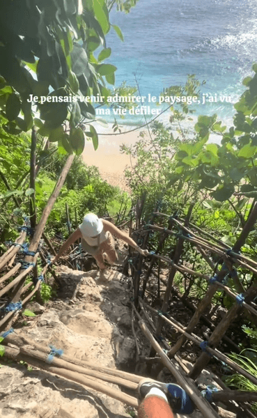 Лестница на пляже на Бали