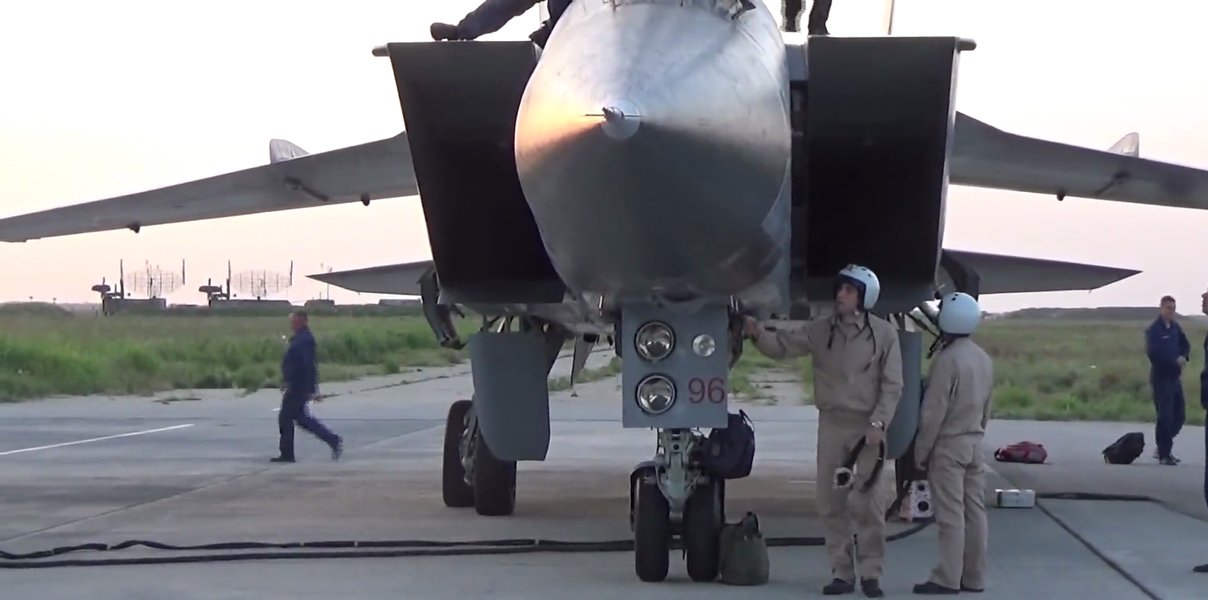 Бойовий літак на російській базі Хмеймім у Сирії під час навчань