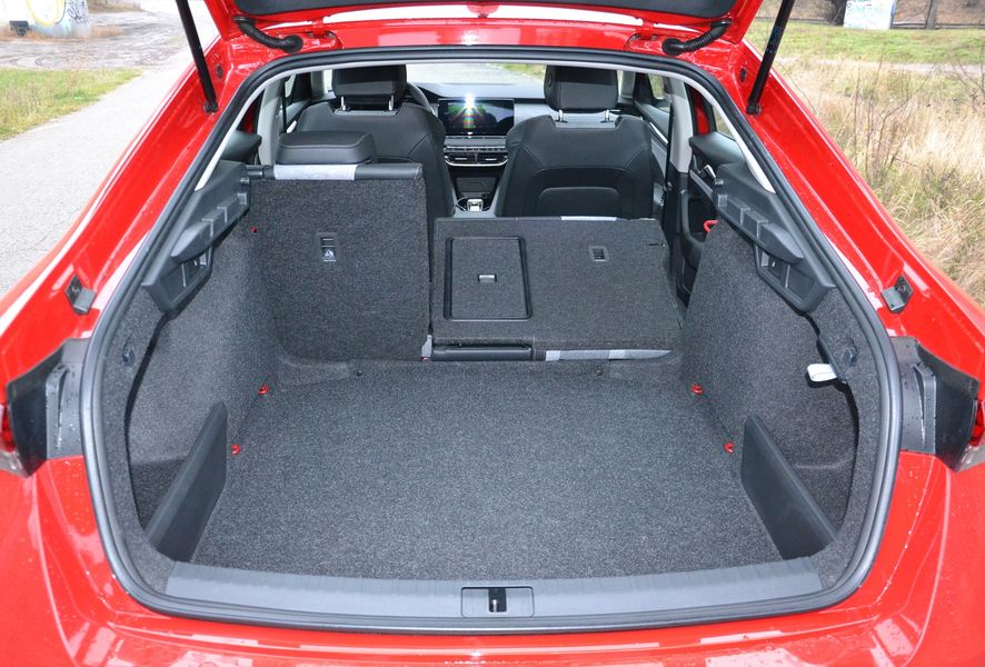 багажник шкода октавия, Skoda Octavia, новая Skoda Octavia, Skoda Octavia 2025, Skoda Octavia в Украине