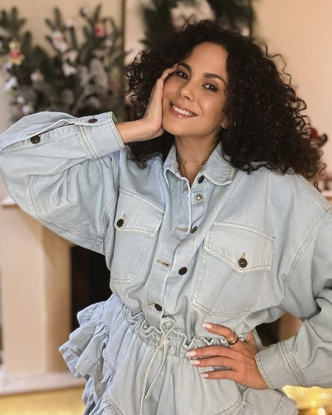 Настя Каменских, певица