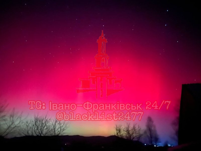 Северное сияние над разными регионами Украины