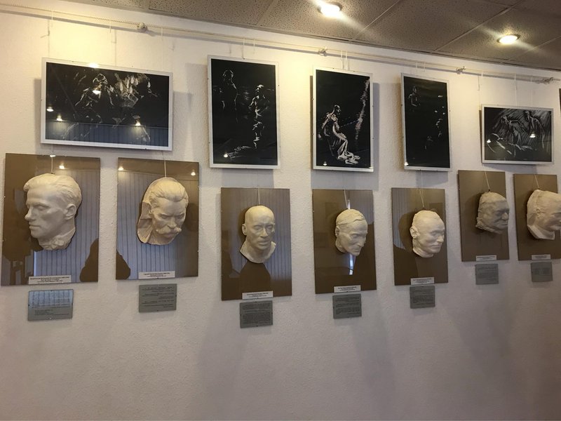 У посмертних масках великих людей проявляється епоха Михайла Булгакова