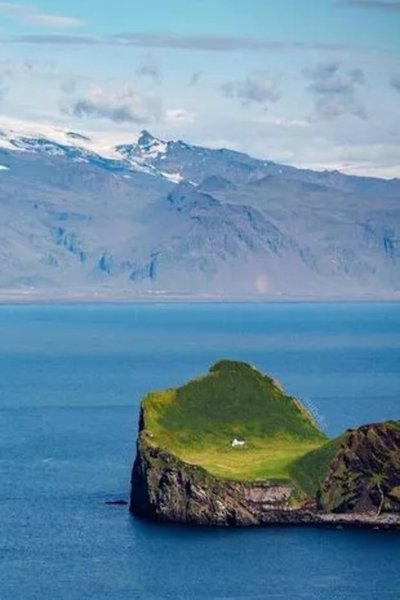 Дом на удаленном острове, дом, жилье, самый одинокий дом в мире, пустует уже 100 лет, слухи, догадки, теории, дом охотников