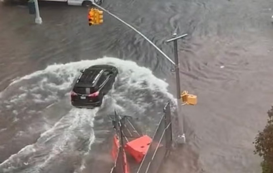 В Нью-Йорке потоп из-за обильных ливней: ввели чрезвычайное положение (фото, видео)