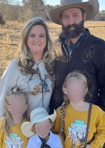 Семья, родители с детьми, дети, попали в авари, ДТП, авария,