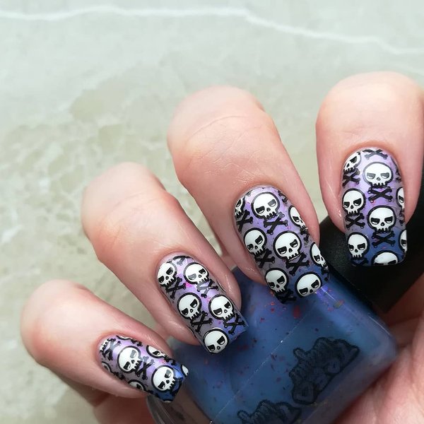Тренди манікюру Геловіну 2021 — кістки і скелети