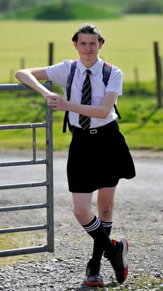 Шейн Ричардсон, юбка