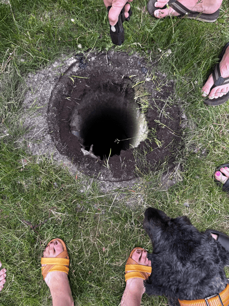 Мужчина нашел забытое подземное строение, о котором никто не знал