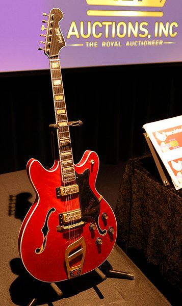 гитара Hagström Viking II, гитара Элвиса Пресли