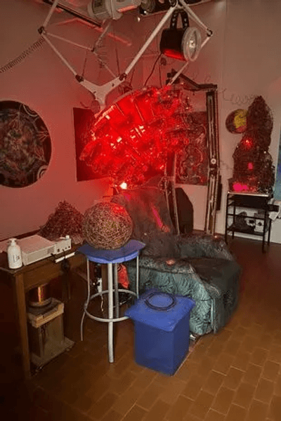 Мандрівник відвідав "таємне товариство", Федерація Даманхур, таємне товариство, духовне поселення, подорожі в часі