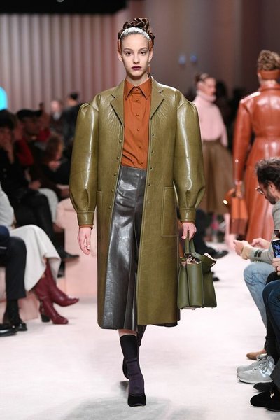 верхняя одежда из кожи  2020 фото