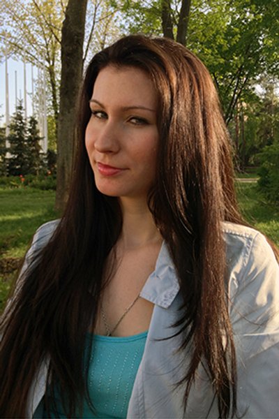 

Татьяна Пахомова: "Слышащие часто излагают мысли подробно, используя много лишних слов. Наш язык более конкретный и точный. Лишнего он не терпит. Мне кажется, такая особенность языка влияет и на мышление"
