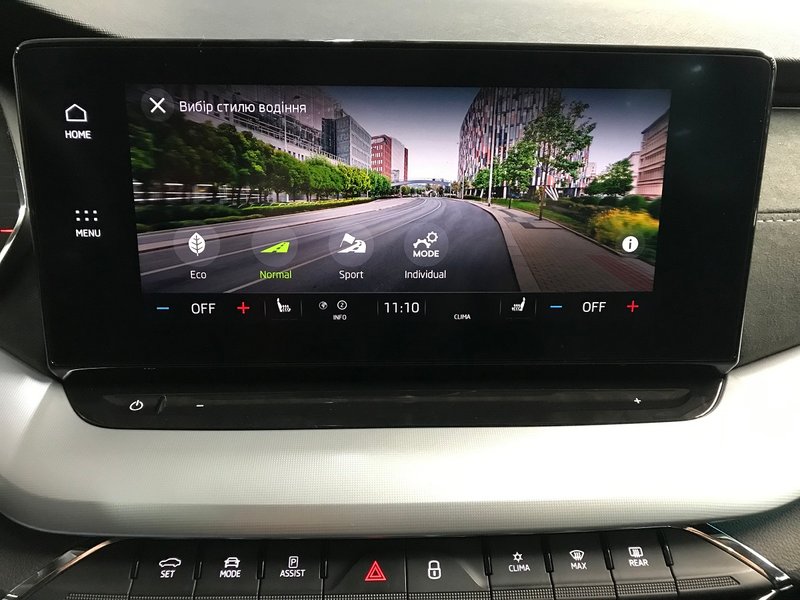 10-дюймовый сенсорный экран в новой Шкода Октавия А8
