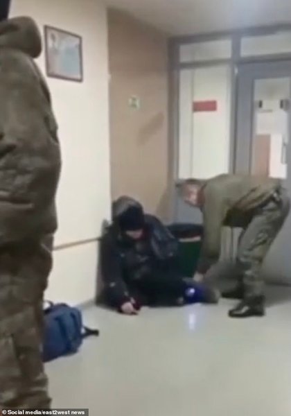 Избиение раненых российских военных