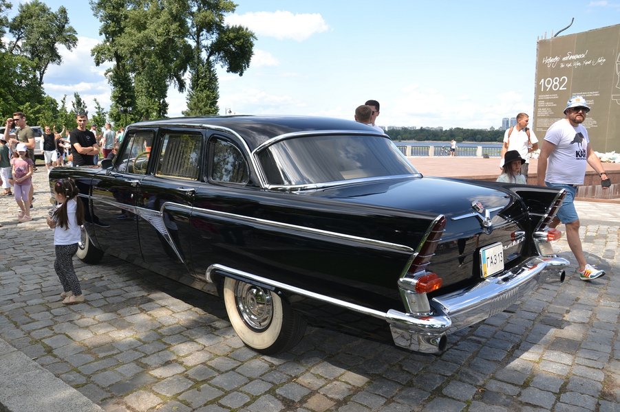 ГАЗ-13 Чайка, ретро-авто, ретро-слет, Old Car Land, автофестиваль