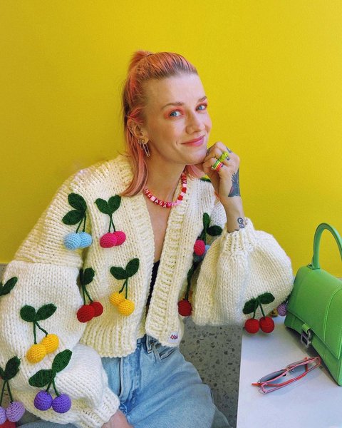 свитер с декором, модный свитер, тренды свитер 2022