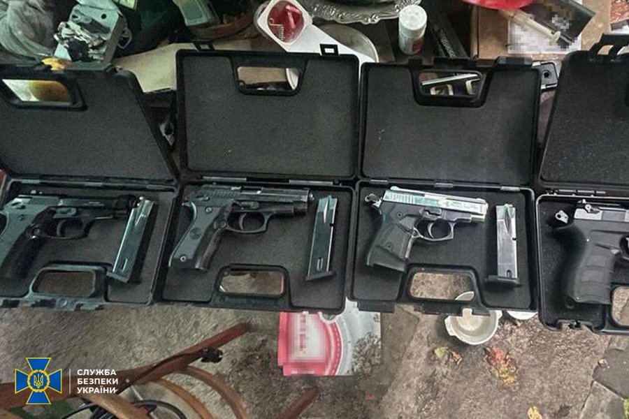 СБУ провела обыски по месту жительства информатора