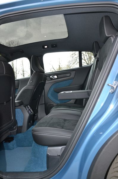 задние сиденья Volvo C40, Volvo C40, Volvo C40 2024, новый Volvo C40 Recharge, электромобиль Volvo, кроссовер Volvo