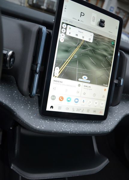 дисплей Вольво, Volvo EX30 2024, Volvo EX30, новий Volvo EX30, електромобіль Volvo, кросовер Volvo, Volvo EX30 в Україні