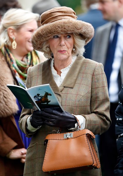 меховая панама, модные тренды 2022, модные шапки 2022