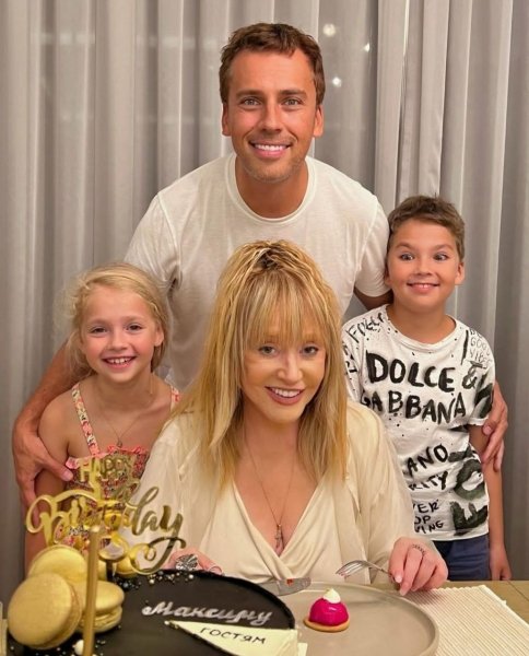 Галкин Пугачева дети максим галкин, лишить галкина родительских прав, дети максима галкина, дети пугачевой, дети пугачевой и галкина, лиза и гарри галкины, юрист ярослав михайлов, галкин прокуратура, галкин иноагент