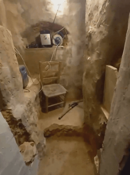 Усередині підземного сховища, створеного підлітком