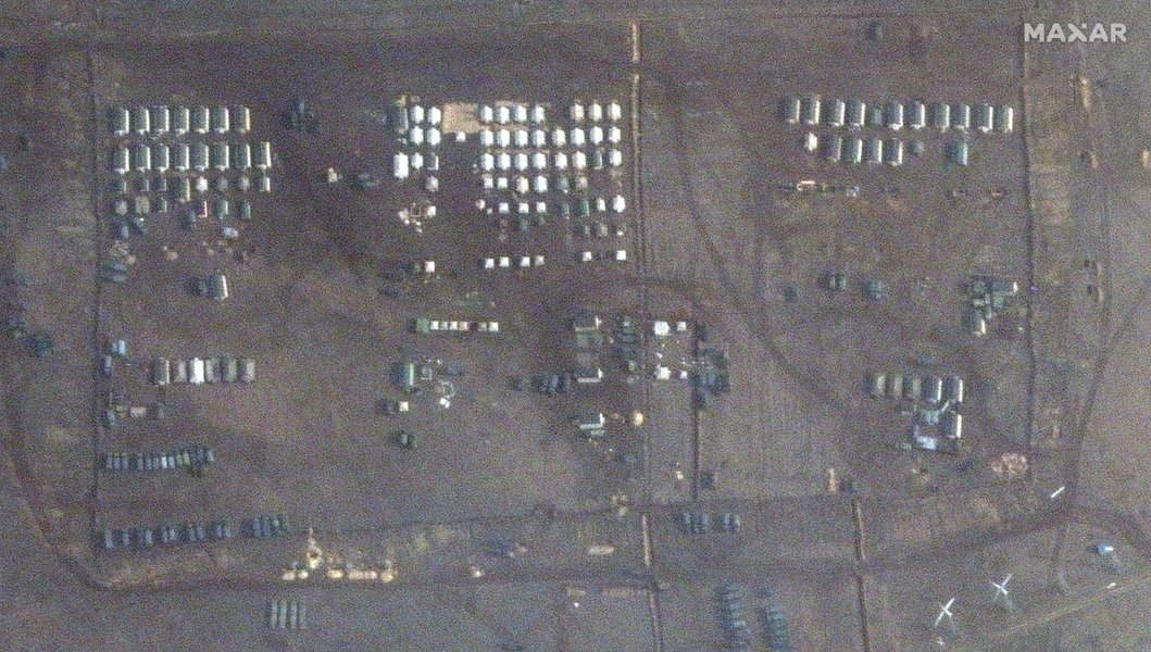 Скупчення російських військ у Новоозерному