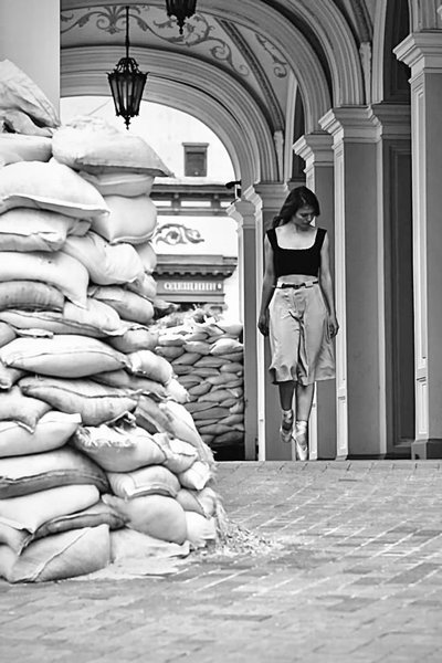 Воспоминание о будущем, фильм о войне в Украине, фильм Семена Горова, режиссер Семен Горов, война в Украине, противотанковые ежи