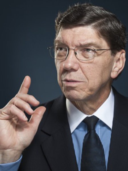 

Клейтон Кристенсен: "Большинству руководителей хочется верить, что они контролируют свои организации, принимают ключевые решения, а когда что-то прикажут, все вокруг станут по стойке смирно и бросятся выполнять приказ"
