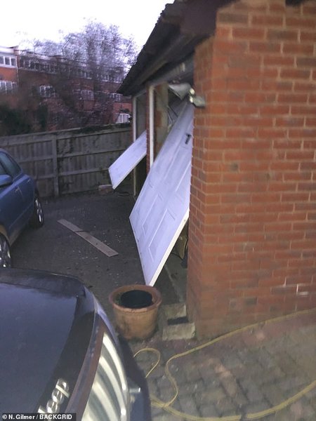 взрыв, бомба, эксетер