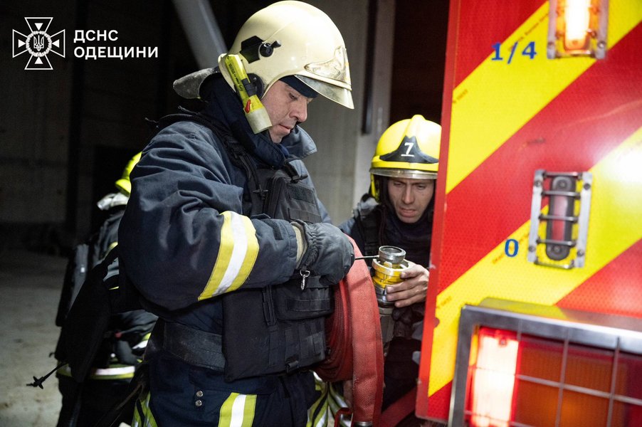 Ліквідація наслідків обстрілу в Одесі