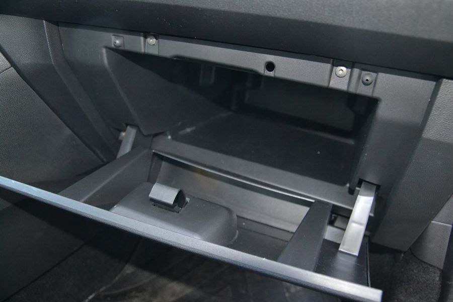 бардачок Renault Taliant, новый Renault Taliant, Renault Taliant 2025, седан Renault Taliant, Renault Taliant, Renault Logan