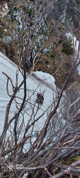 Карпаты, Говерла, гора Говерла, подъем на Говерлу, туристы, туризм, горный туризм, ГСЧС, спасатели