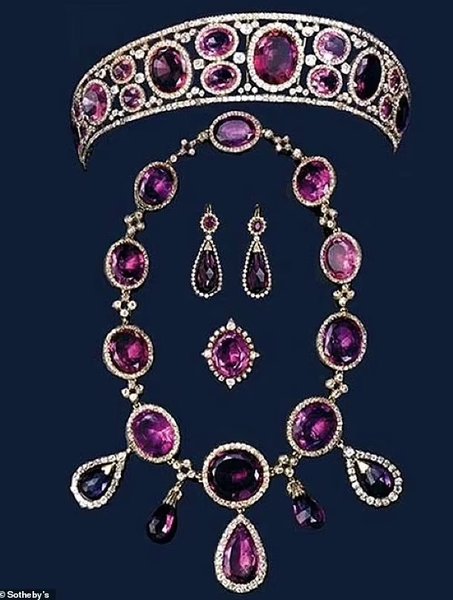 аметистове кольє