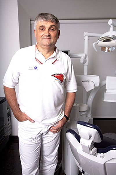 

Ярослав Заблоцкий: "Американцы застрахованы на стоматологические услуги. Поэтому Штаты имеют лучшее стоматологическое образование и самую плохую стоматологию. Страховка воспитывает "советскую" ментальность: это не я отвечаю за зубы, а страховая компания"
