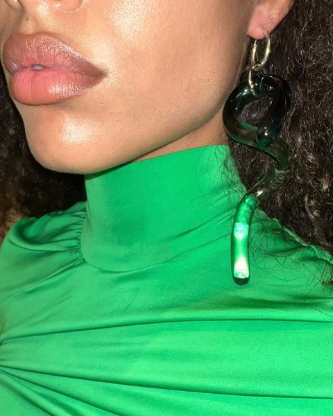 тина кунаки, зеленое платье, тренд сезона