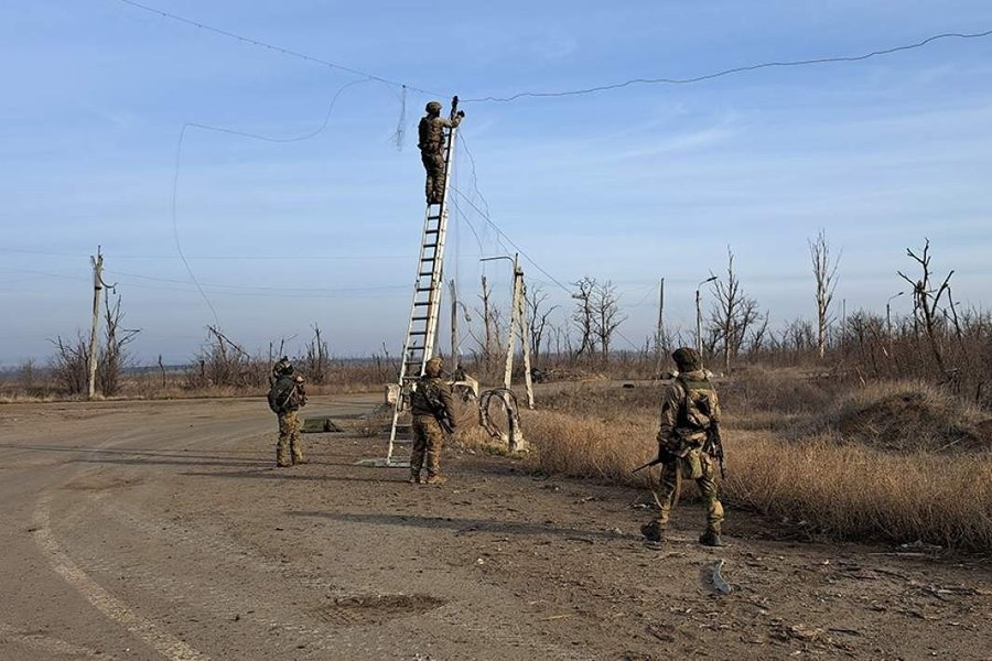 Росіяни зводять тунелі з сітками