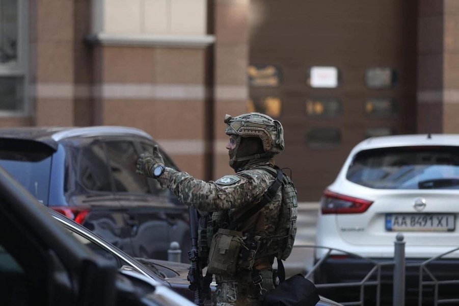 ПП з гранатою в Кабміні