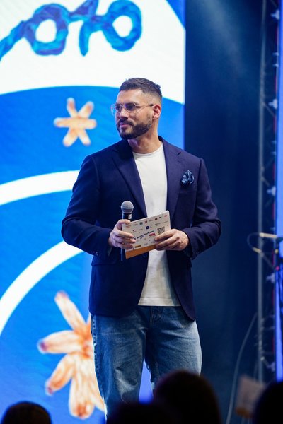 Под подушкой, благотворительное мероприятие, Киев, звездные гости, KAZKA, TVORCHI, ALEKSEEV,