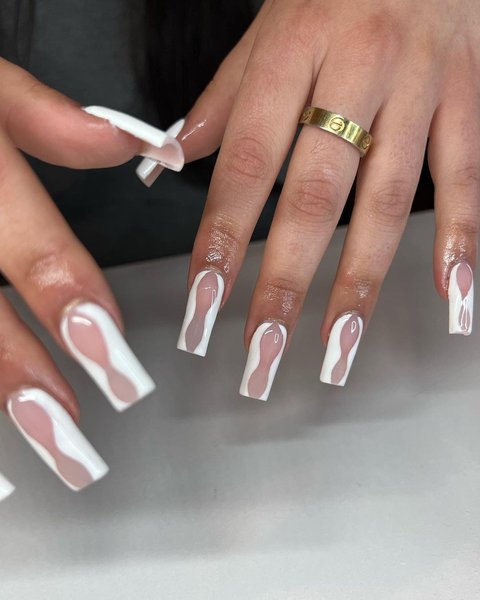 модный маникюр эйфория, модный маникюр, сериал эйфория, алекса деми, мэдди перес, маникюр песочные часы, тренды маникюра 2022