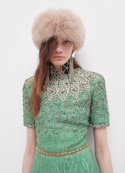 Меховая женская шапка 2021-22 фото