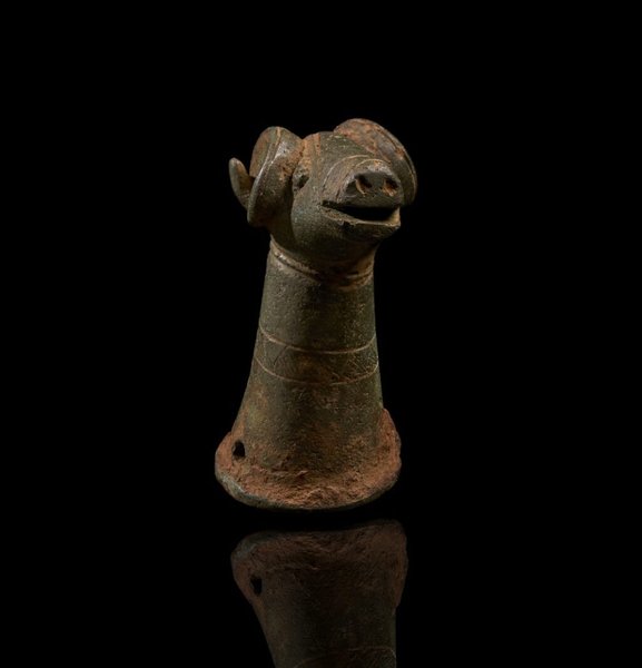 клад, Римская империя, находка, остров, Англси, поисковик, история, Великобритания, металлоискатель, брошь, монеты, источник, археология, археолог