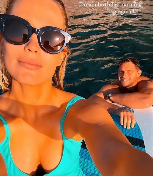 Грег Маллетт і Амелія Спенсер