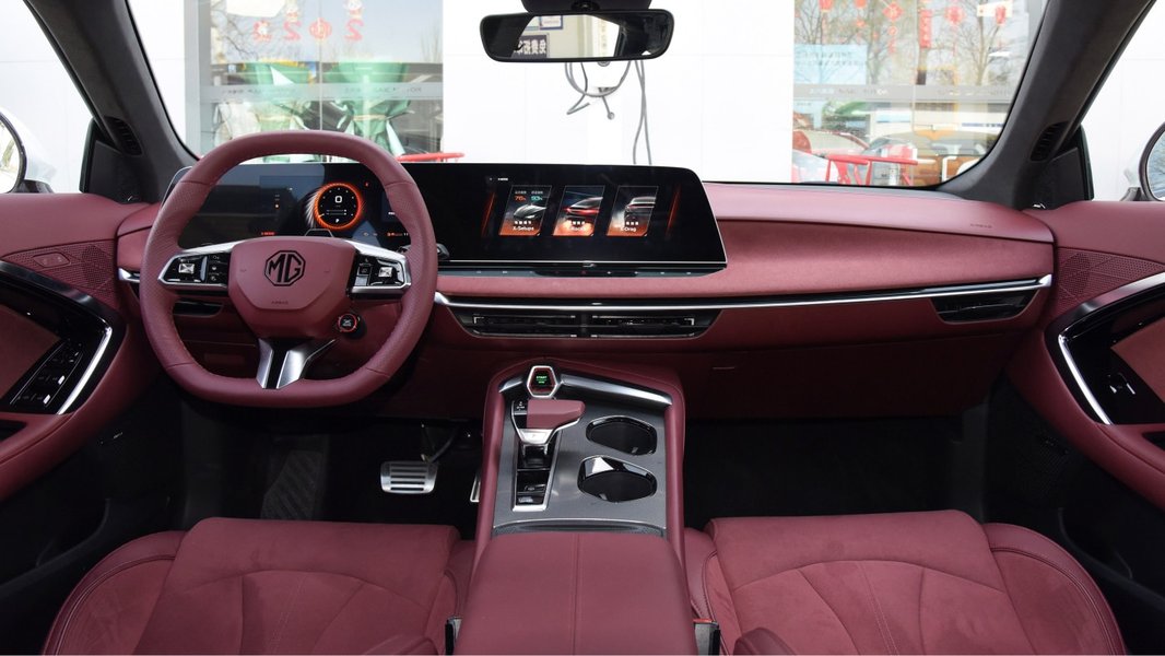 Интерьер MG7