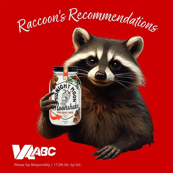 Енот держит в лапах бурбон